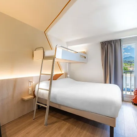 Hotel Ibis Budget Centre 2*
