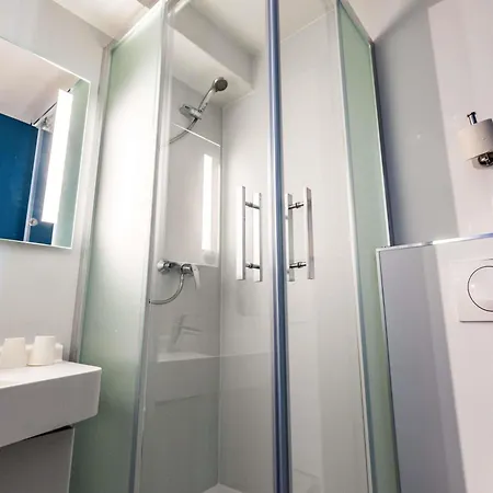 Ibis Budget Centre Hotel 2*
