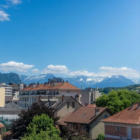 Ibis Budget Centre 2*